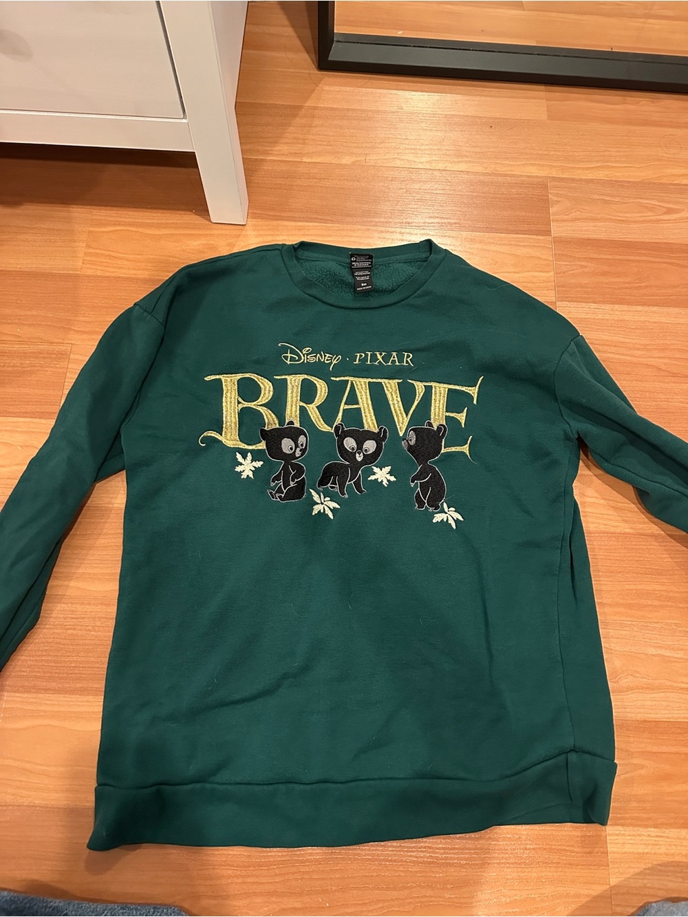 Boxlunch Exclusive Disney
Pixar Brave Crewneck
Sweatshirt Bear Brothers